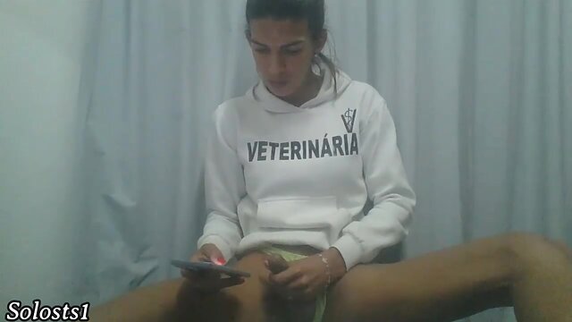 Transgender enjoying themselves on cam in their room