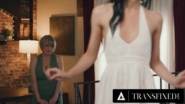 Hot trans performer Zariah Aura gets fucked hard by busty MILF Dee Williams in a steamy lesson