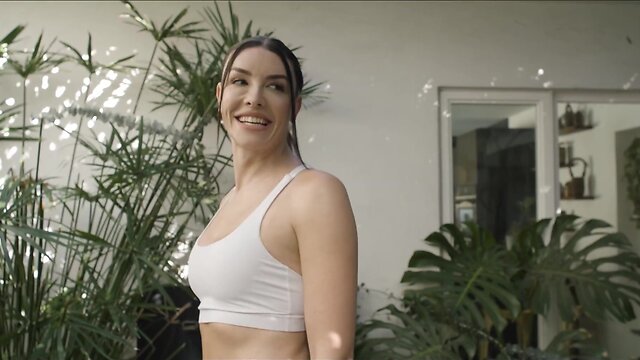 Leah Hayes and Ravyn Alexa turn jogging crush into wild trans action