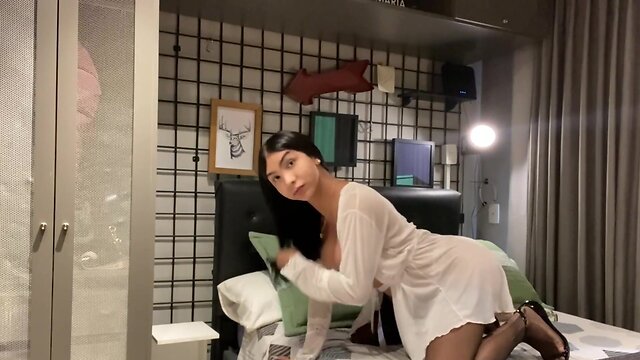 The hottest TS action with Yasmin Dornelles right here