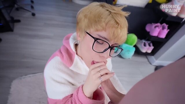 Nerdy femboy gets fucked and receives a cumshot on his face