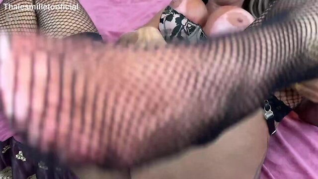 You fuck her in the pussy while fucking me in the ass - Pamella Makeup