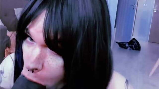 A mature trans individual gets into an interracial encounter