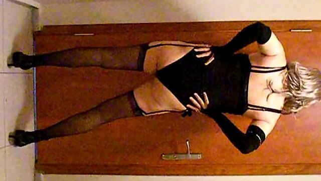 Seductive Lingerie & Stockings: Amateur Video