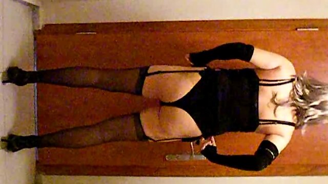 Seductive Lingerie & Stockings: Amateur Video