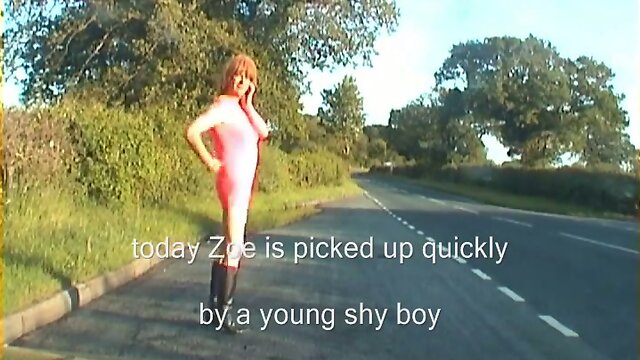 Zoe sucking  youth's cock is with traffic and passers-by