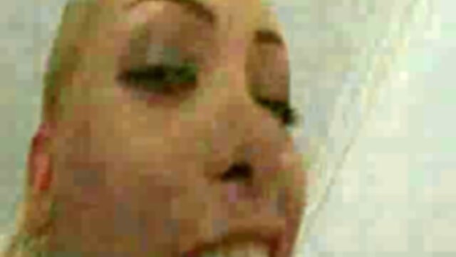 BRAZILIAN SHEMALE WITH BIG BUTT