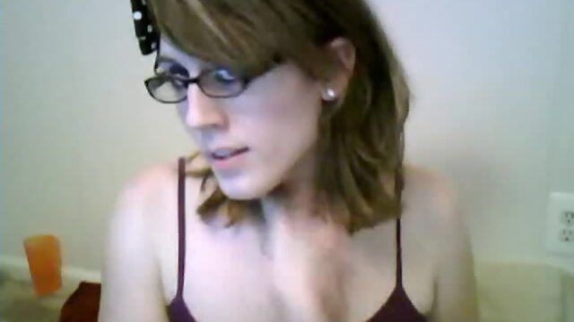 Sexy Teen TS Shows Off on Cam
