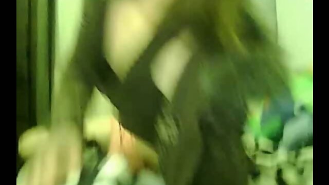 Seductive Poses: An Amateur Homemade Solo Video