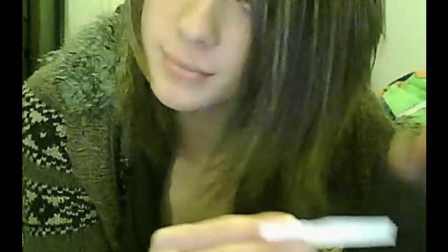 Seductive Poses: An Amateur Homemade Solo Video