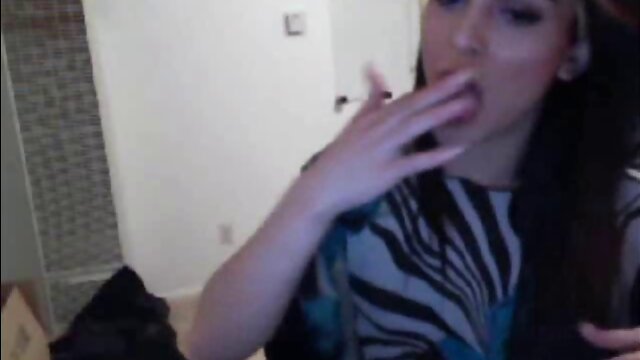 Shemale solo webcam performance