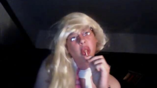 Exploring Pleasure: An Amateur Teen`s Steamy Solo Session