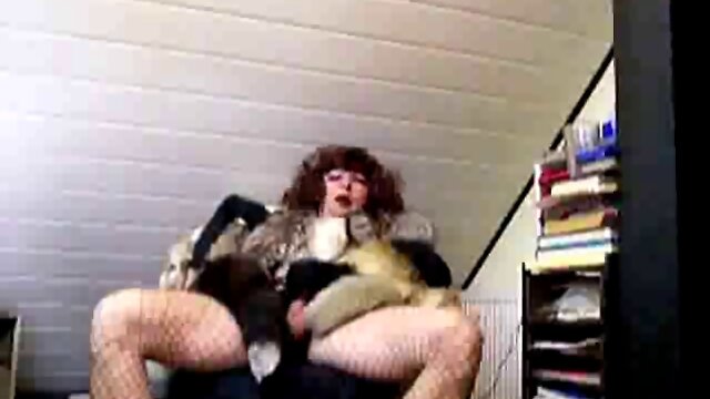 Lustful shemale slut adores fur