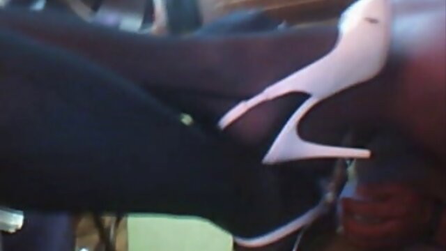 Crossdresser get a blowjob from black guy