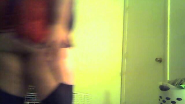 Chubby amateur crosdresser jerks off