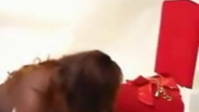 Voluptuous black tranny shows off