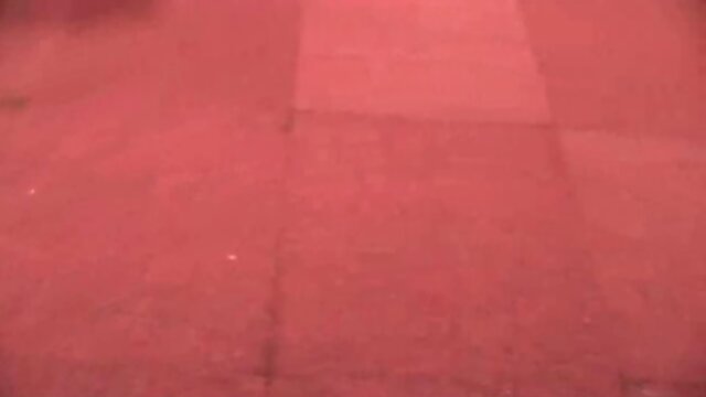 Lecherous tranny gets facial