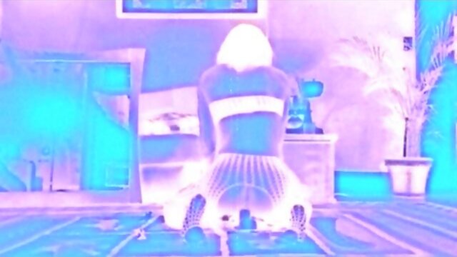 Naughty Amateur`s Solo Masturbation: Arousing & Unforgettable