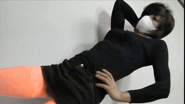 Mesmerizing Ladyboy Dance: An Asian Amateur Solo Performance