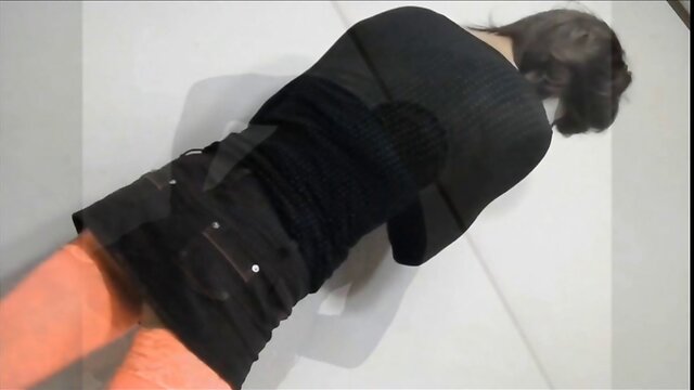 Mesmerizing Ladyboy Dance: An Asian Amateur Solo Performance