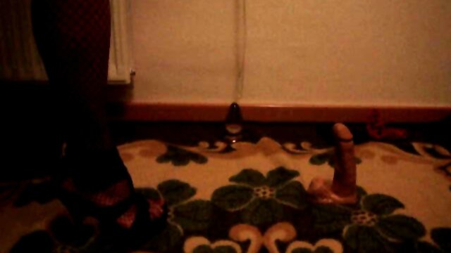 my first video, playing with my toy!!