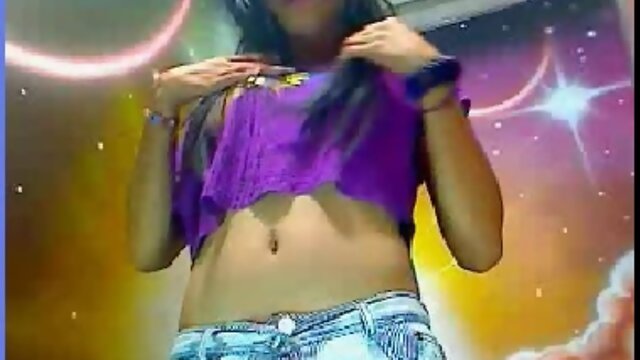 Seductive Solo Show: Amateur Babe Poses with a Dildo